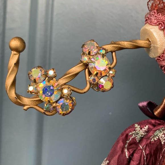 Vintage Pink Rhinestone Goldtone Clip On Earrings Homecoming Prom Bridal Party - Picture 5 of 7